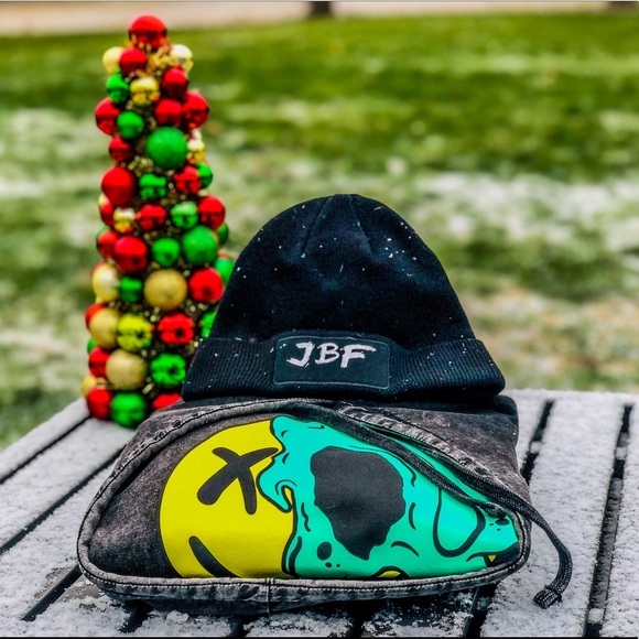 Smile More Hoodie - Picture 6 of 6